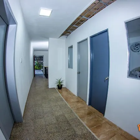 Charlie Palace Hostel-2