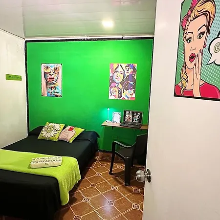 Casa Egos Pop Laureles-2